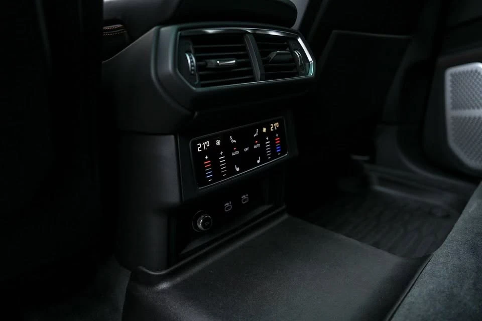 2022 Lamborghini Urus - Image 18 of 20