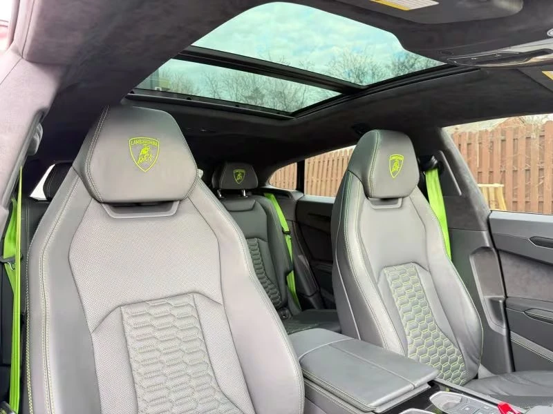 2022 Lamborghini Urus - Image 17 of 19