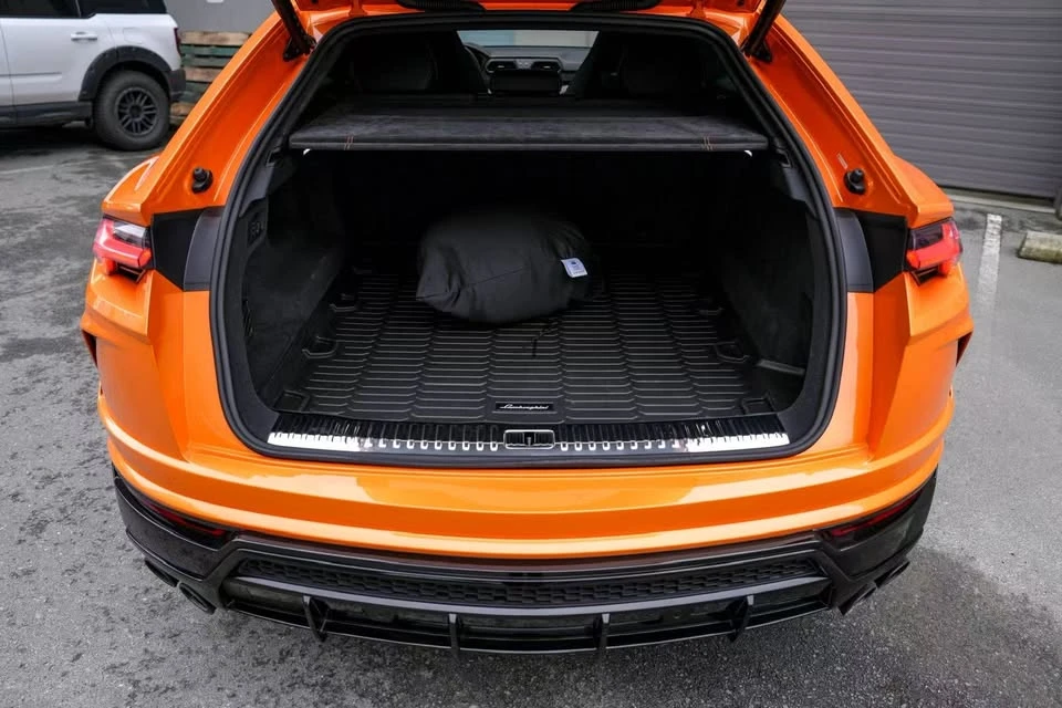 2022 Lamborghini Urus - Image 2 of 20
