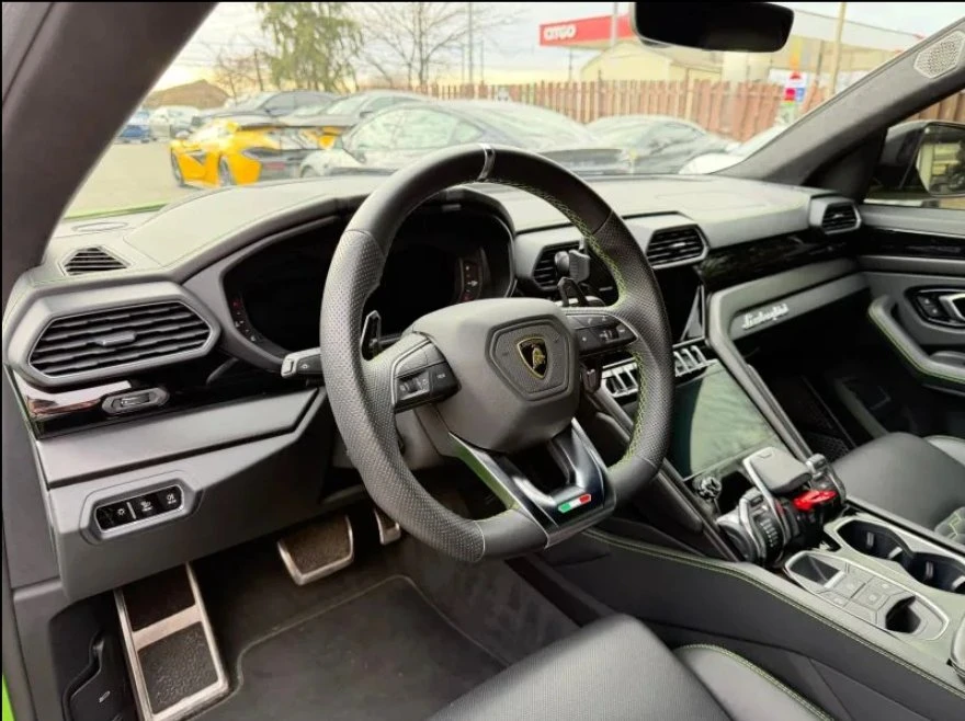2022 Lamborghini Urus - Image 11 of 19