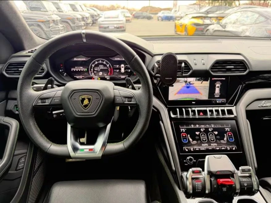 2022 Lamborghini Urus - Image 10 of 19
