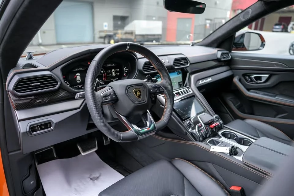 2022 Lamborghini Urus - Image 17 of 20