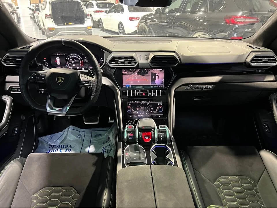 2022 Lamborghini Urus - Image 11 of 14