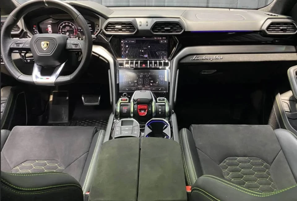 2022 Lamborghini Urus - Image 4 of 8