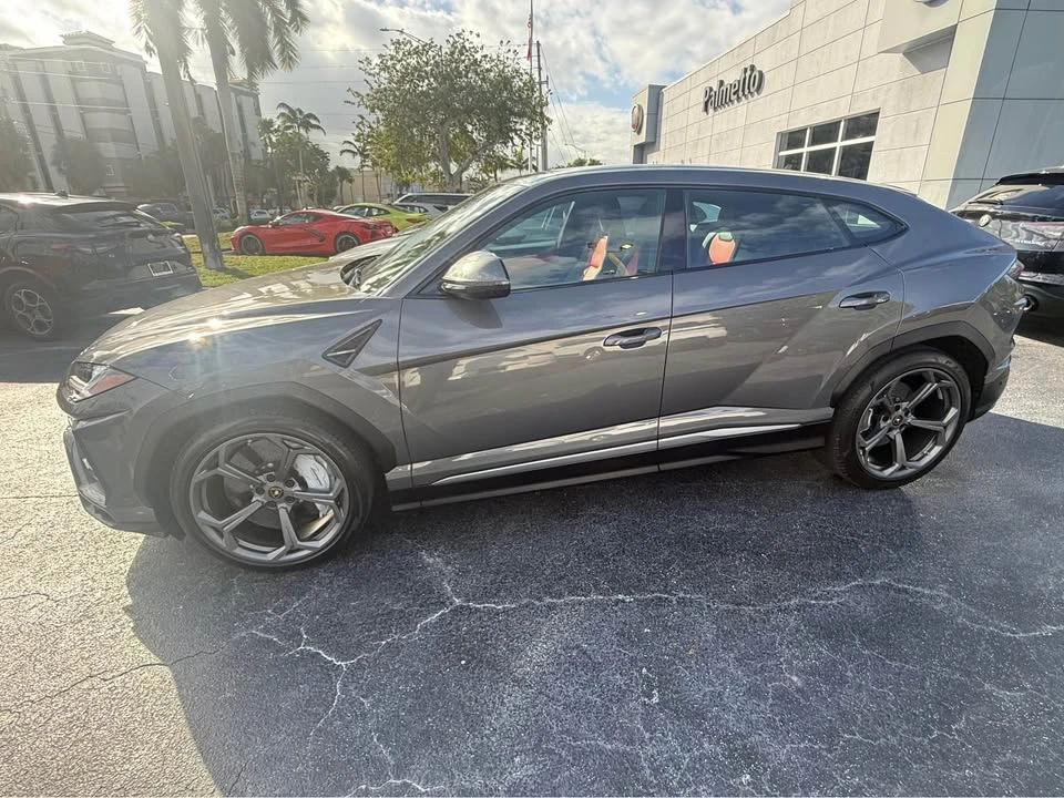 2022 Lamborghini Urus - Image 3 of 6