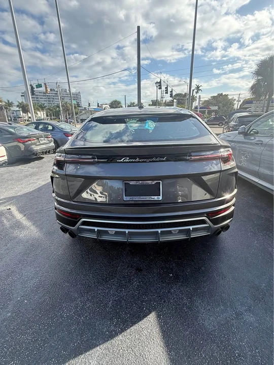 2022 Lamborghini Urus - Image 5 of 6