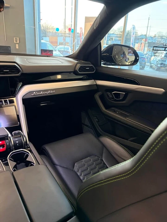 2022 Lamborghini Urus - Image 3 of 9