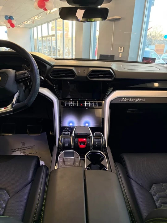 2022 Lamborghini Urus - Image 4 of 9