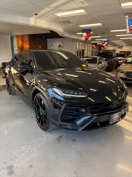 2022 Lamborghini Urus - Image 2 of 9