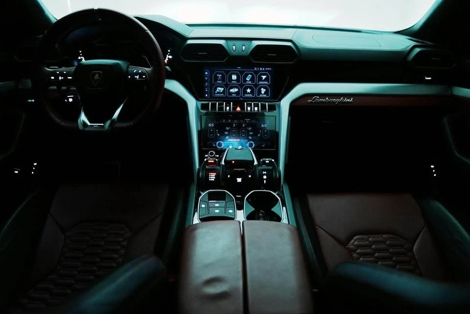 2022 Lamborghini Urus - Image 9 of 9