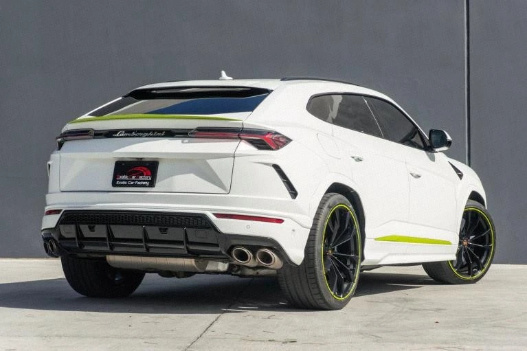 2022 Lamborghini Urus - Image 7 of 20