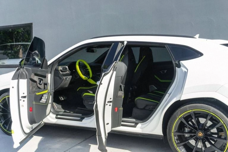 2022 Lamborghini Urus - Image 10 of 20
