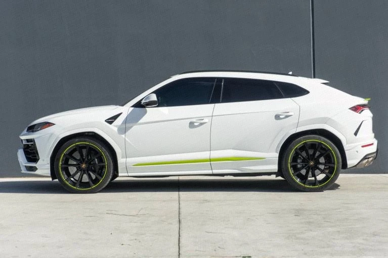 2022 Lamborghini Urus - Image 2 of 20