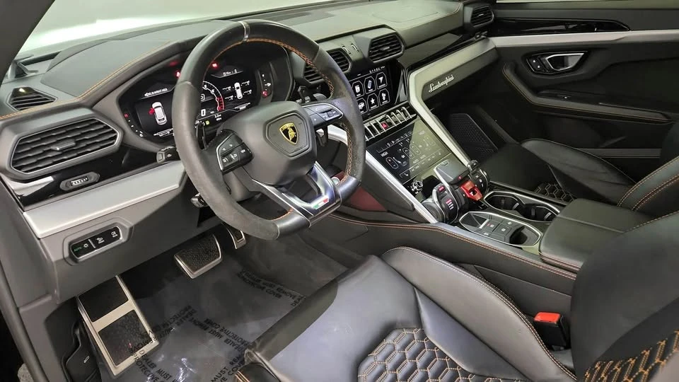 2022 Lamborghini Urus - Image 9 of 16