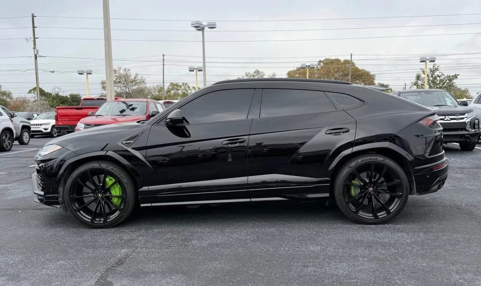 2022 Lamborghini Urus - Image 3 of 6