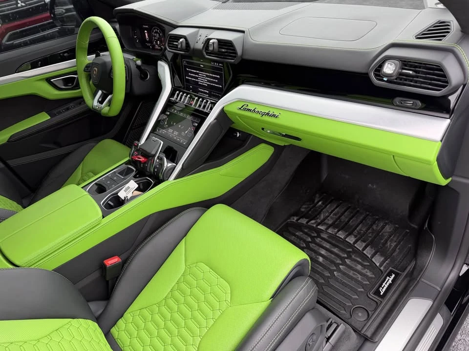 2022 Lamborghini Urus - Image 9 of 17