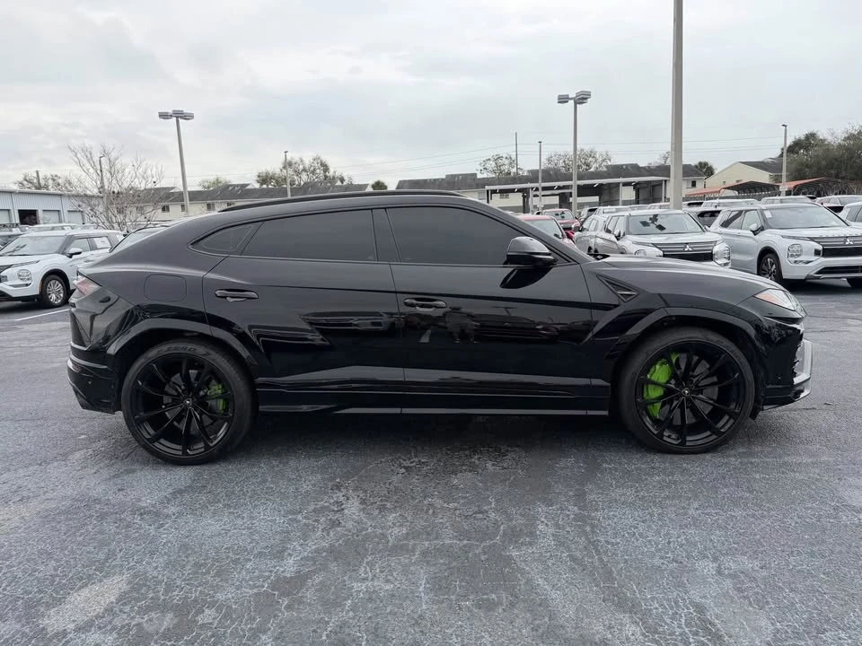 2022 Lamborghini Urus - Image 4 of 17
