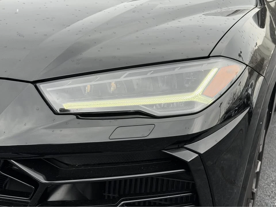 2022 Lamborghini Urus - Image 8 of 17