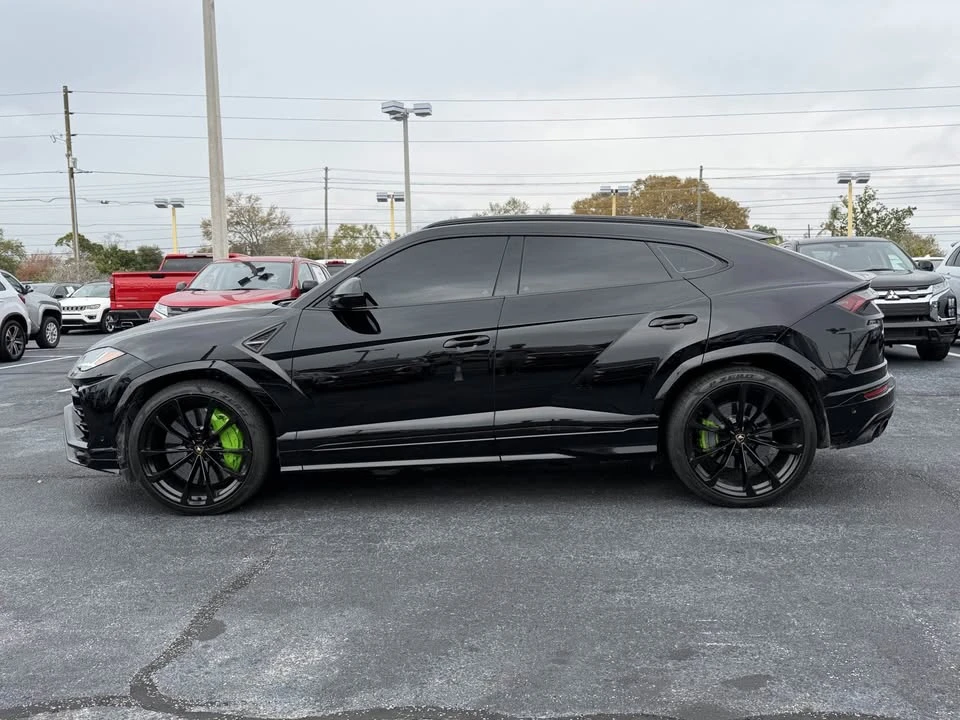 2022 Lamborghini Urus - Image 7 of 17