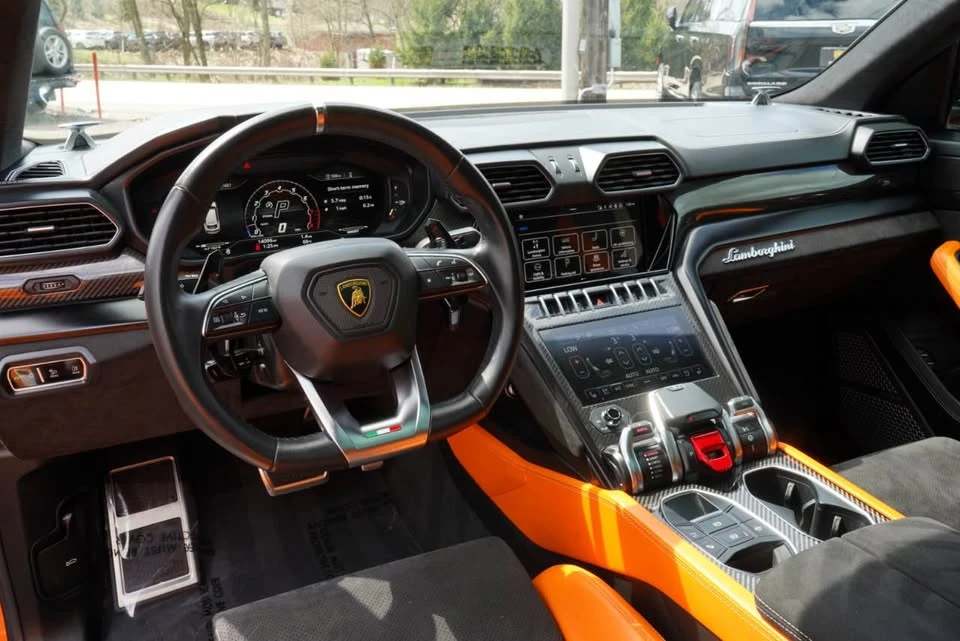 2022 Lamborghini Urus - Image 10 of 20