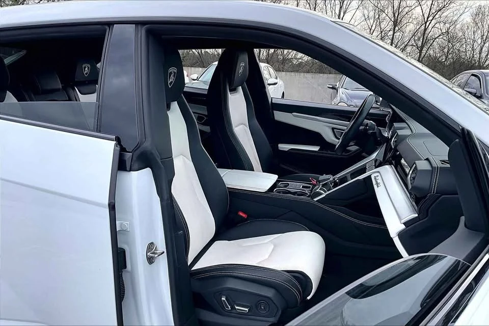 2022 Lamborghini Urus - Image 6 of 11