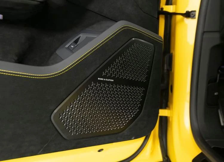 2022 Lamborghini Urus Performante - Image 13 of 20