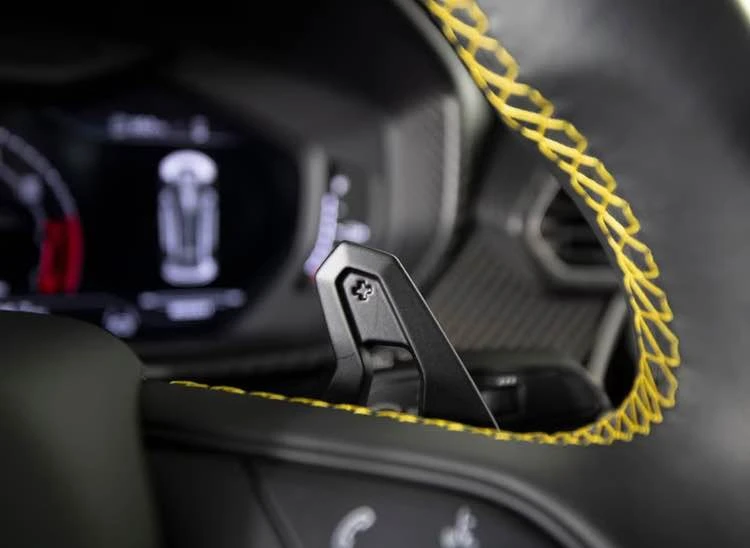 2022 Lamborghini Urus Performante - Image 17 of 20