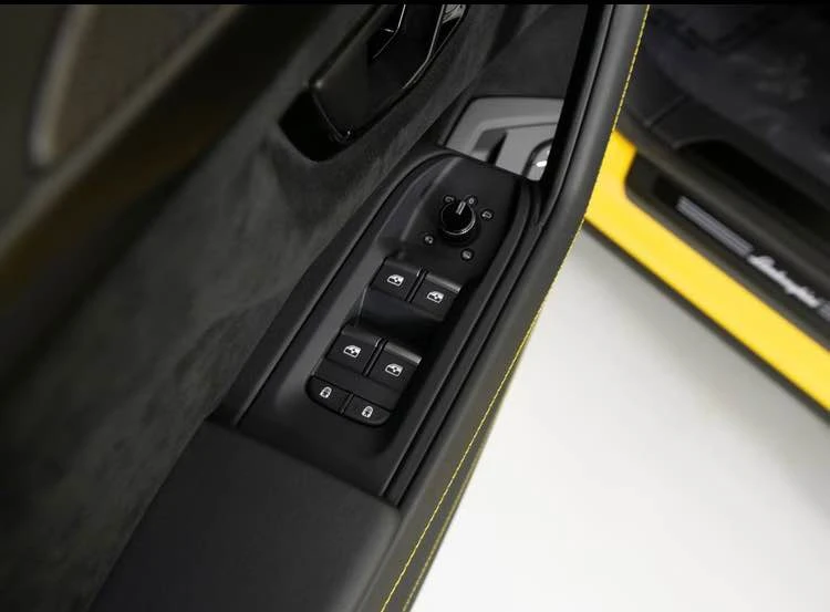 2022 Lamborghini Urus Performante - Image 12 of 20
