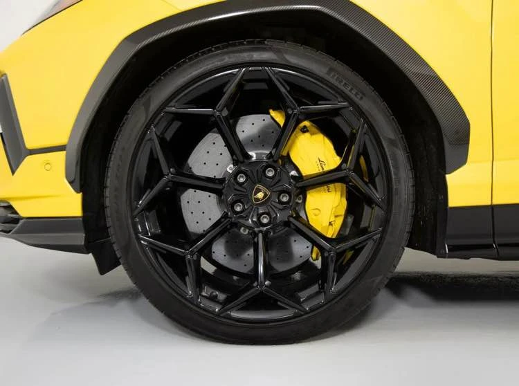 2022 Lamborghini Urus Performante - Image 9 of 20
