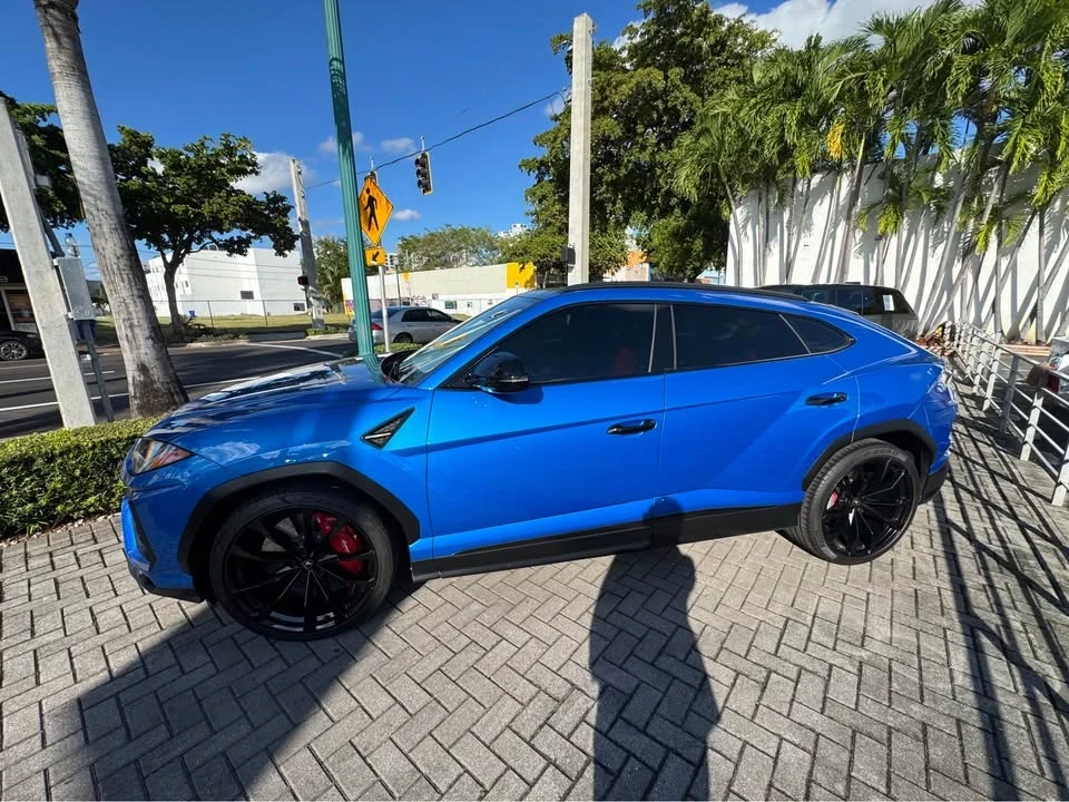 2022 Lamborghini Urus - Image 2 of 4