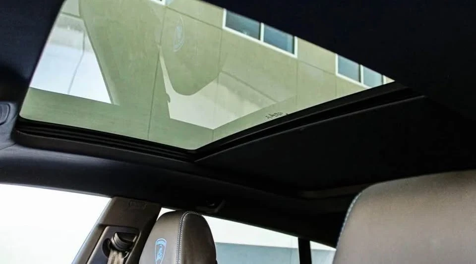 2022 Lamborghini Urus - Image 9 of 12