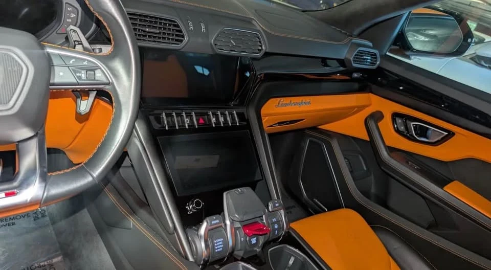 2022 Lamborghini Urus - Image 5 of 5