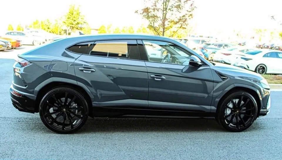 2022 Lamborghini Urus - Image 5 of 12