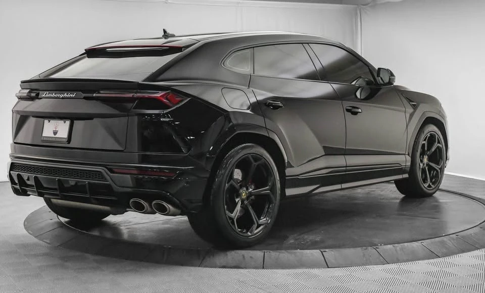 2022 Lamborghini Urus - Image 2 of 7