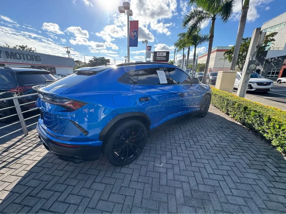 2022 Lamborghini Urus - Image 4 of 4