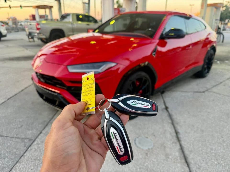 2022 Lamborghini Urus - Image 13 of 14