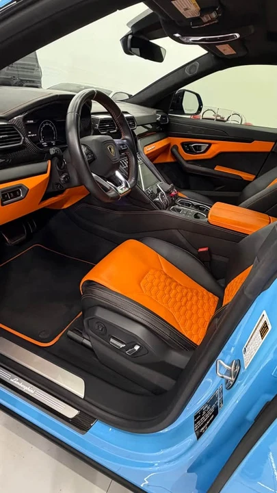 2022 Lamborghini Urus - Image 2 of 13
