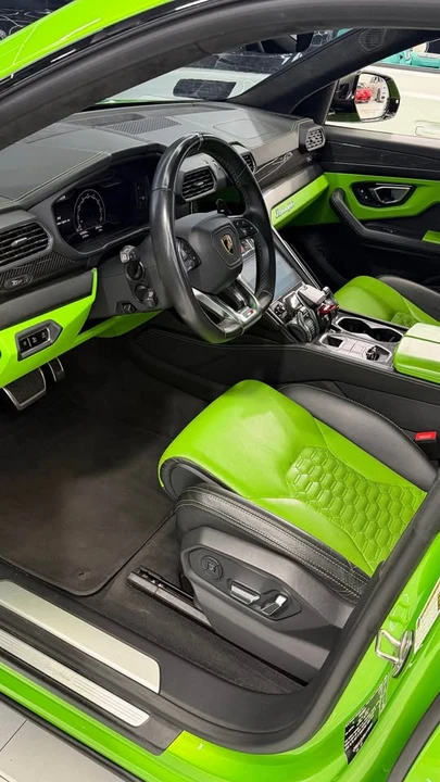 2022 Lamborghini Urus - Image 2 of 14