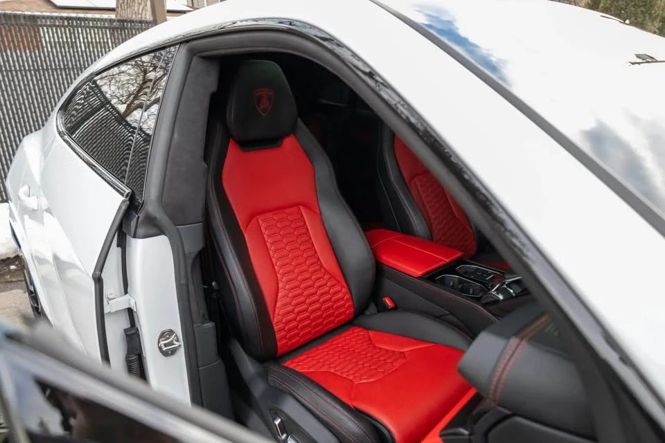 2022 Lamborghini Urus - Image 12 of 17