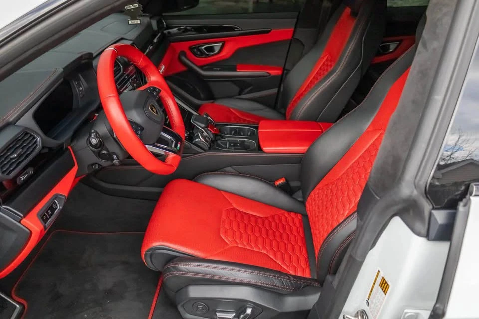 2022 Lamborghini Urus - Image 8 of 17