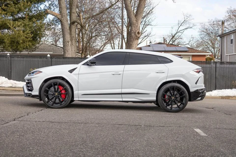 2022 Lamborghini Urus - Image 4 of 17