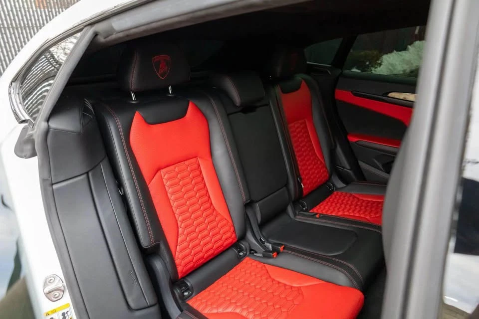 2022 Lamborghini Urus - Image 16 of 17