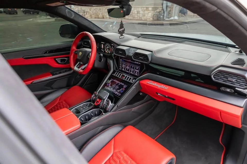 2022 Lamborghini Urus - Image 13 of 17