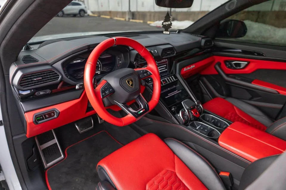 2022 Lamborghini Urus - Image 9 of 17