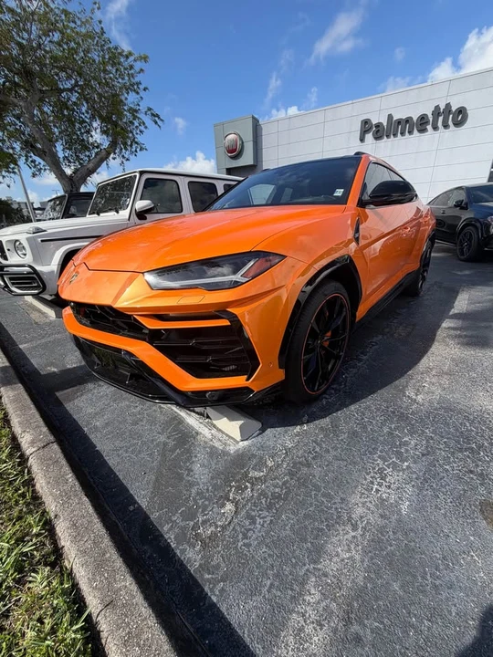 2022 Lamborghini Urus - Image 2 of 10