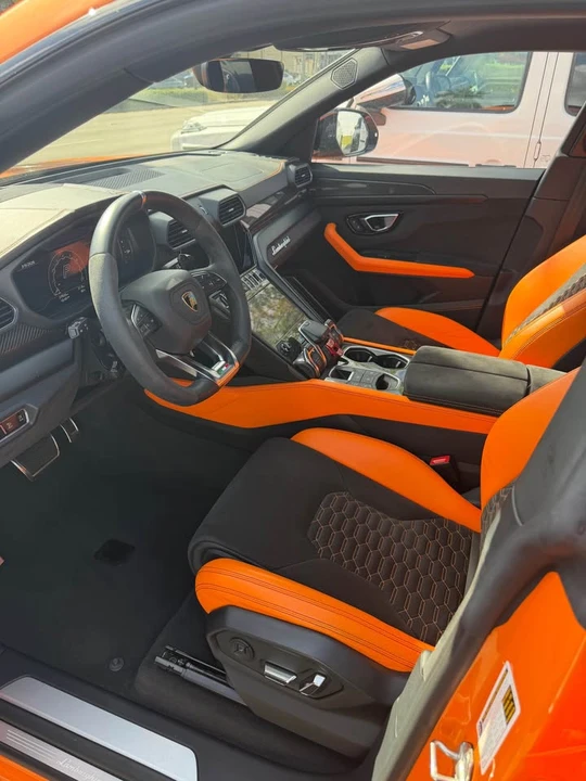 2022 Lamborghini Urus - Image 8 of 10