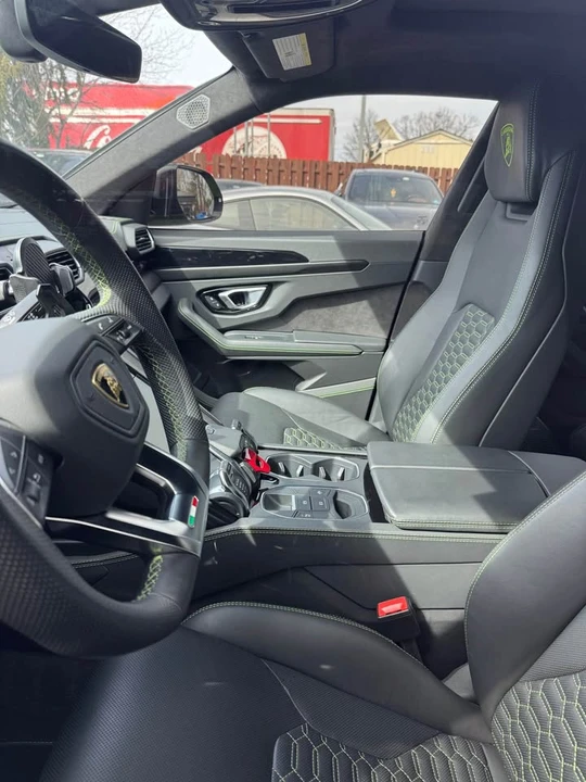 2022 Lamborghini Urus - Image 5 of 7