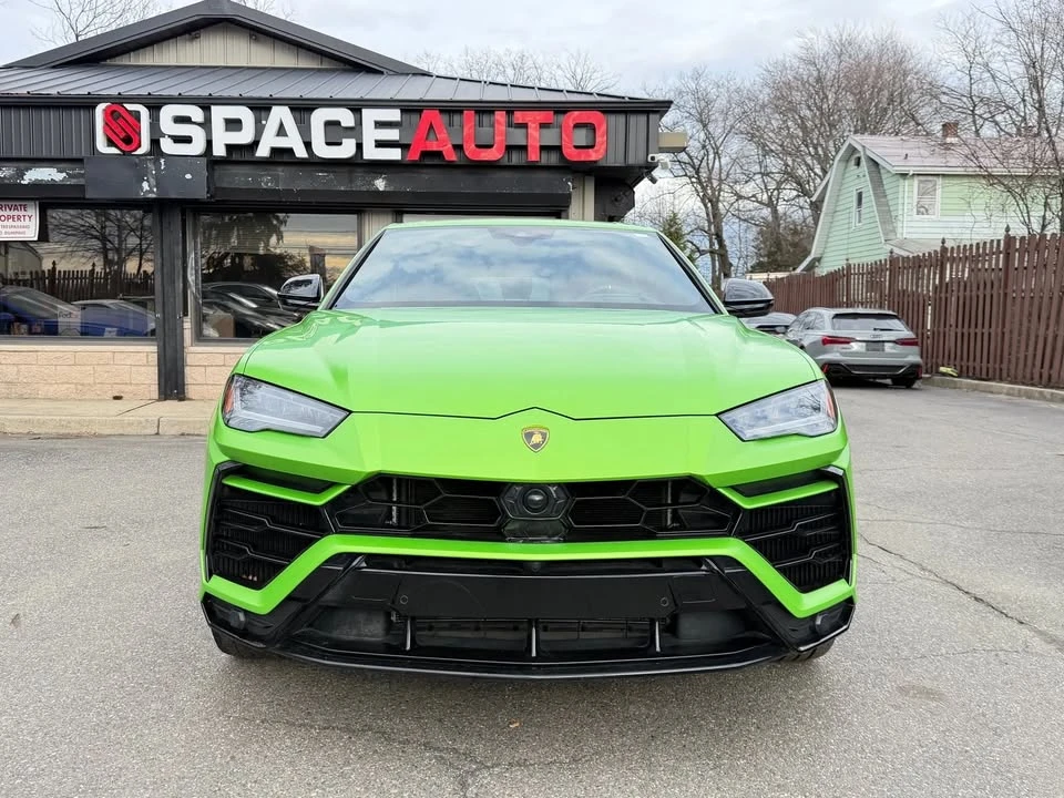 2022 Lamborghini Urus - Image 2 of 9