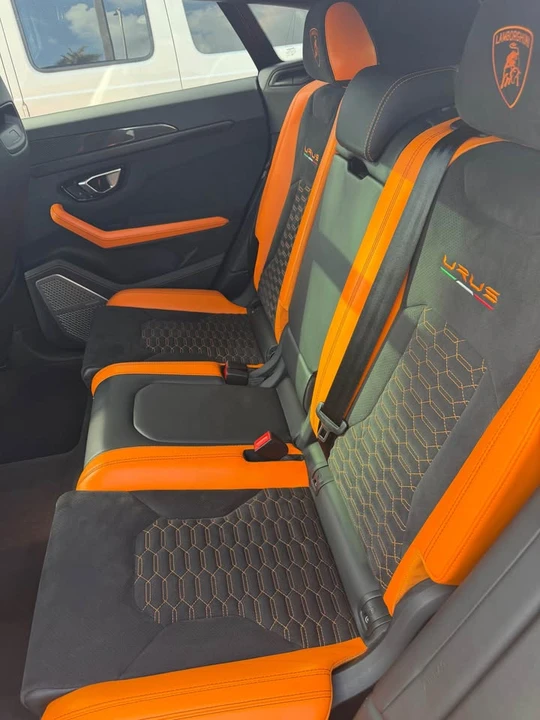 2022 Lamborghini Urus - Image 7 of 10