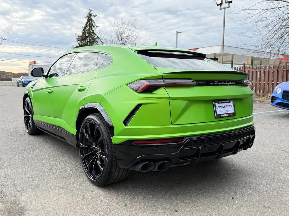 2022 Lamborghini Urus - Image 7 of 9